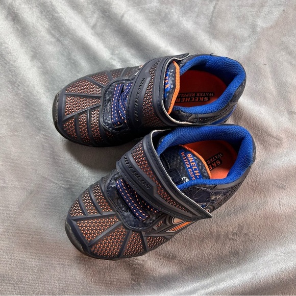 Skechers Water Repellent sneakers for toddler boys size 8 - Picture 1 of 7